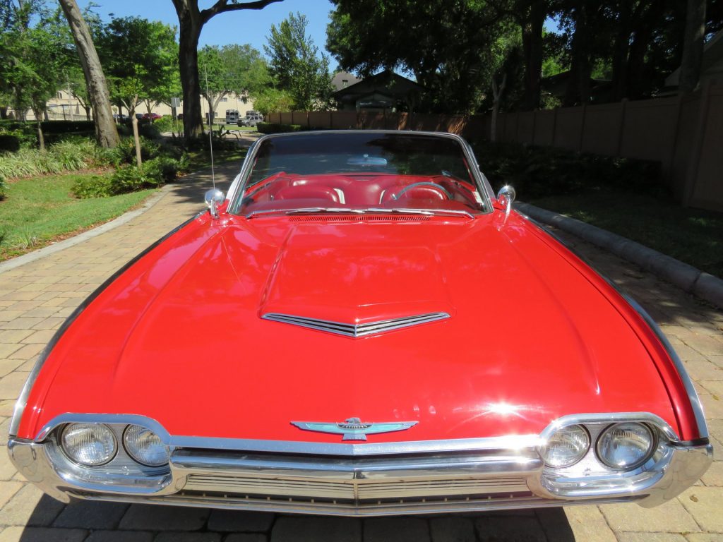 1961 FORD THUNDERBIRD